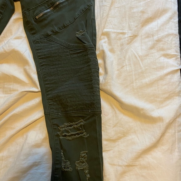Pants - Picture 3 of 6